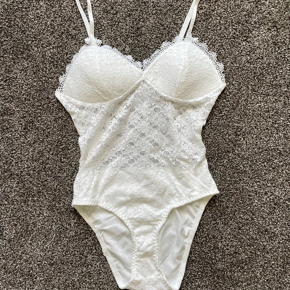 White Floral Lace Push Up One-piece Swimsuit - Picture 12 of 13
